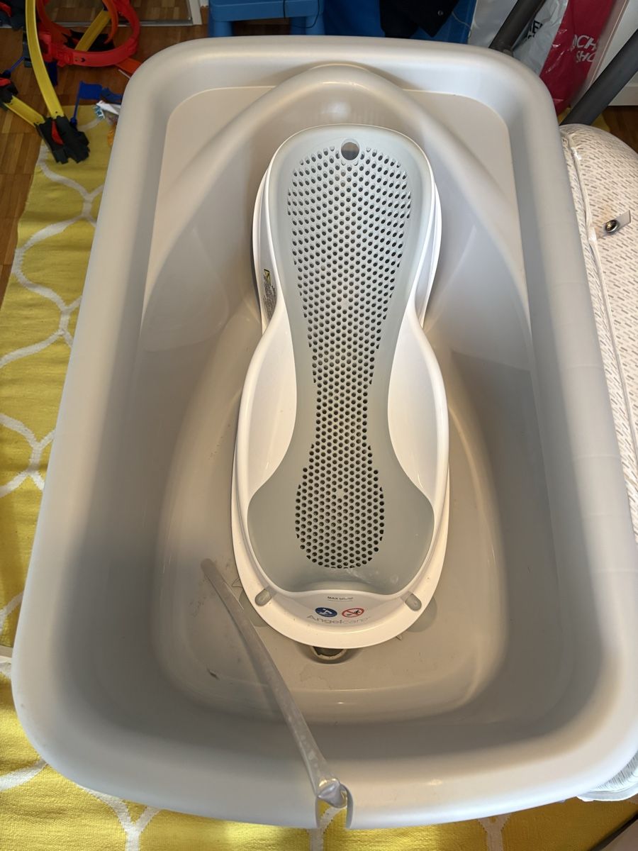 Vasche da bagno: Chicco - Baignoire bébé avec support, comme neuf! – Usato da Petit-Lancy venduto da Lio212 1
