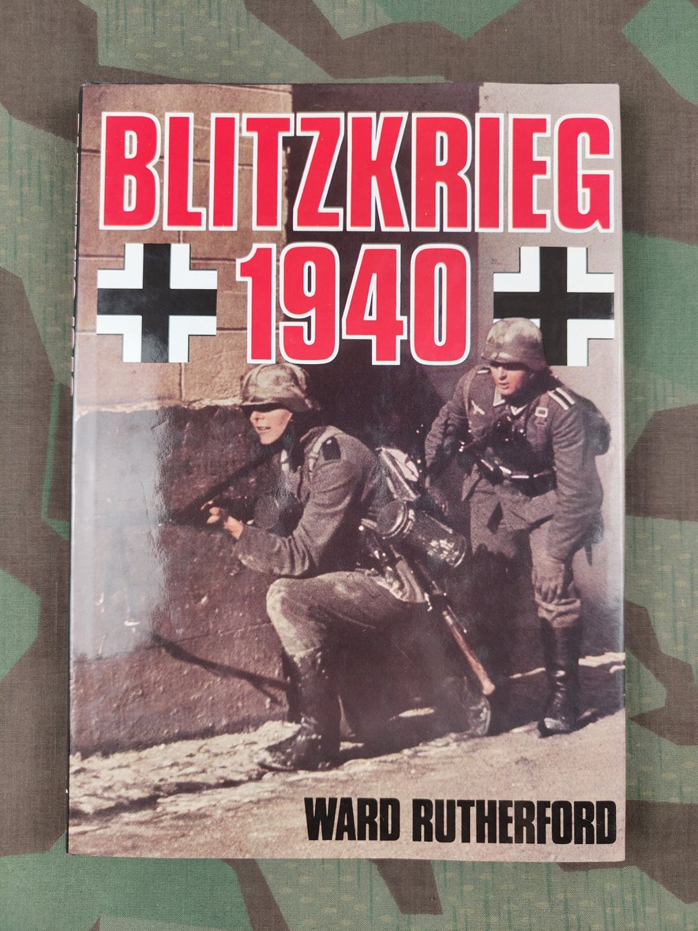 Uniformes: Buch BLITZKRIEG 1940 – D'occasion à Bauma par SwissMilitaria