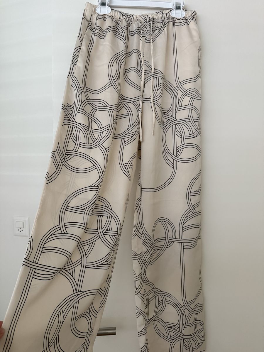 H&M Pantalons: Pantalon crème  – D'occasion à Monthey par sen_6ckr