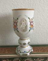 BECHER ÜBERFANGGLAS, SCHÖN BEMALT und GESCHLIFFEN