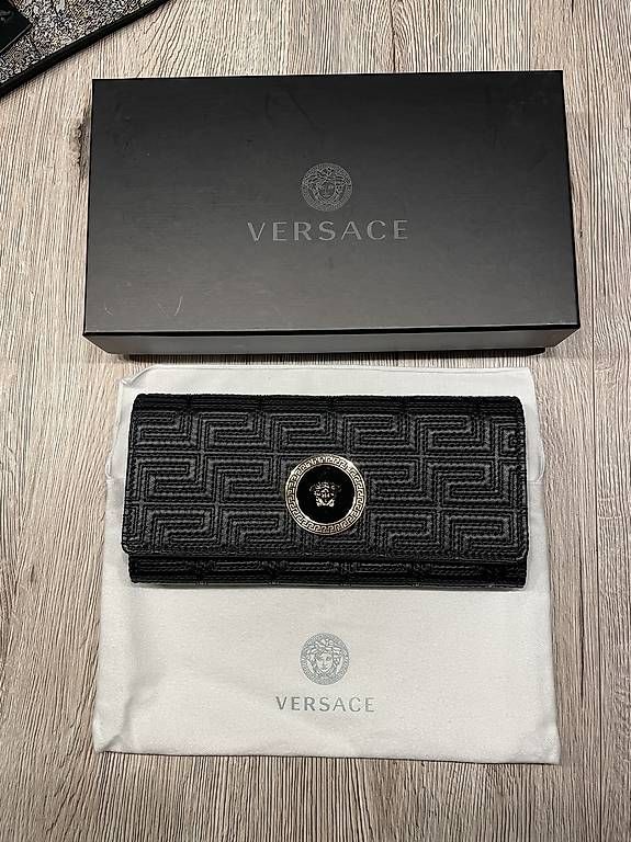 Portemonnaie: Versace Damen Portemonnaie  – Gebraucht aus Wollerau von rio81