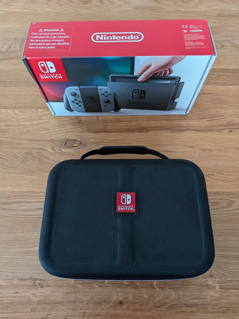Nintendo Konsolen: Switch 1 (2017) mit Transportbox – Gebraucht aus Langenthal von cmo_2fz9 6