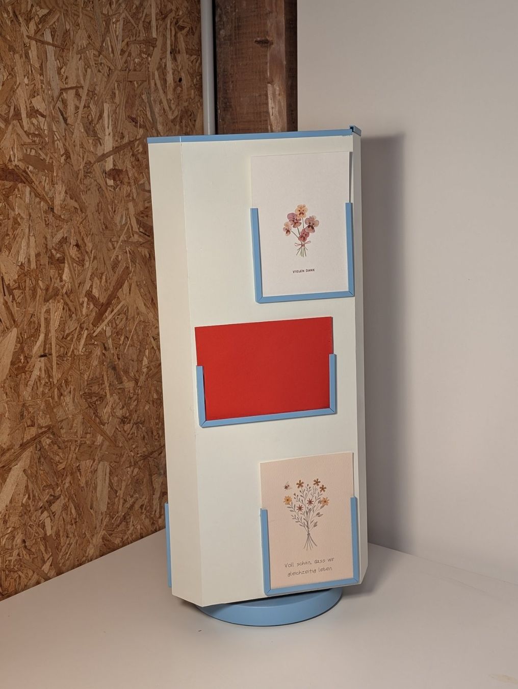 Equipement de magasin & Foires: Postkartenständer (Handgefertigter drehbar) – D'occasion à Bern par karlschnitmann 3