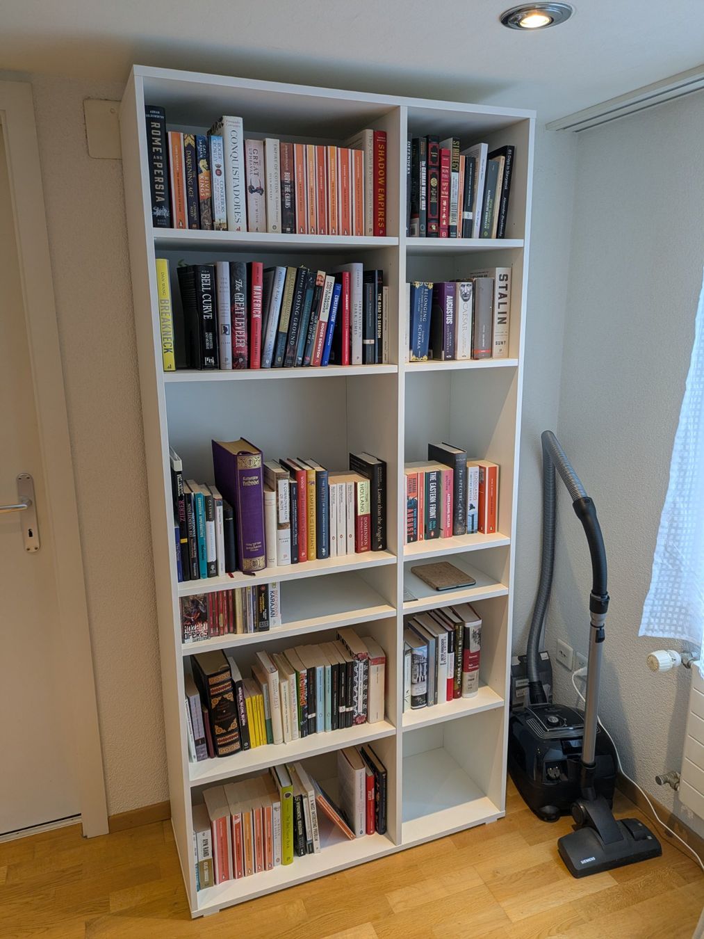 Ikea Regale: Vihals Bücherregal – Gebraucht aus Sankt Gallen von mat_7rmr