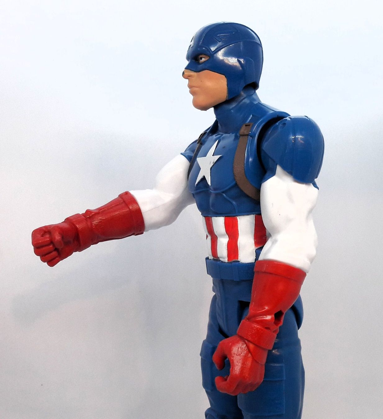 Hasbro Figuren: Captain America Hasbro Avengers 2016 C-3632B – Gebraucht aus Tavannes von Brocashop 2