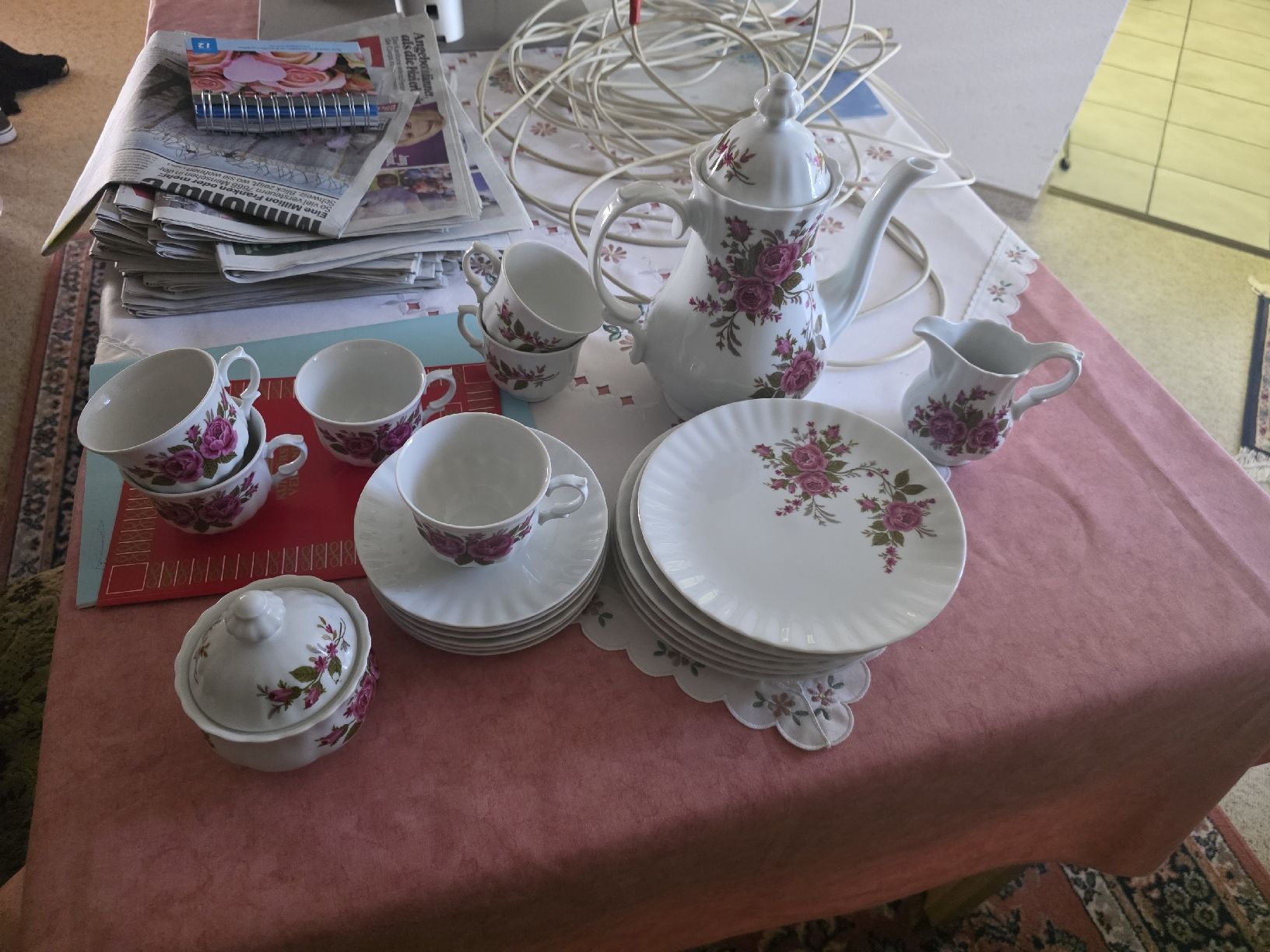 Set di piatti: Kaffeeservice Rosendekor – Usato da Neuenkirch venduto da Brina1993 3