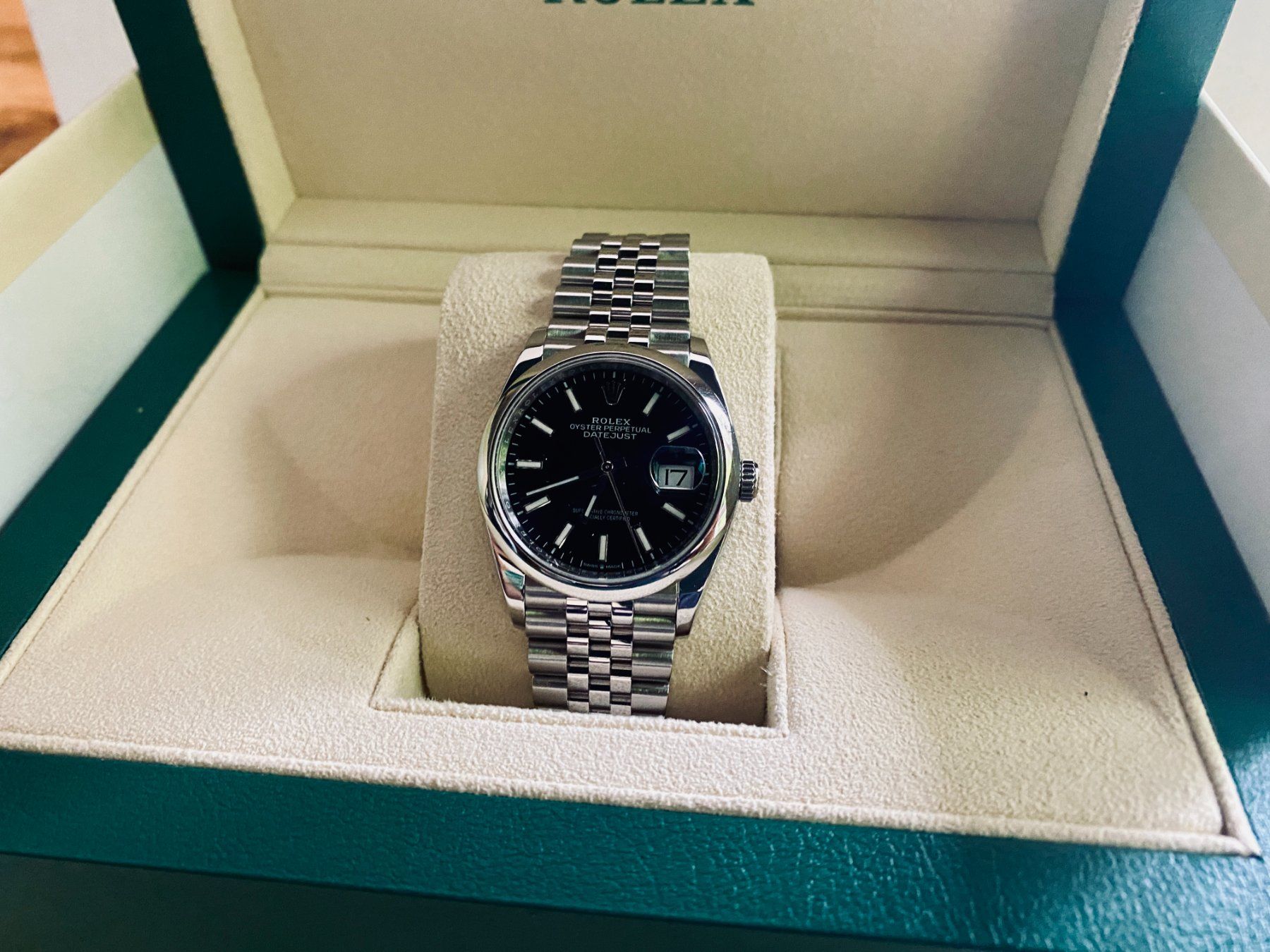 Rolex Orologi: Rolex Datejust 126200 black, jubilee strap – Usato da Genthod venduto da Fejmeo 2