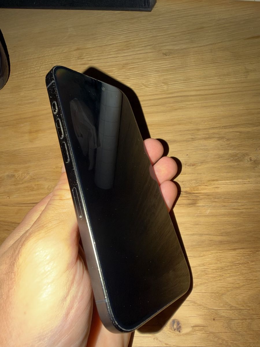 Apple Portables: Iphone 15pro  – D'occasion à Malans GR par Nicolas00 2