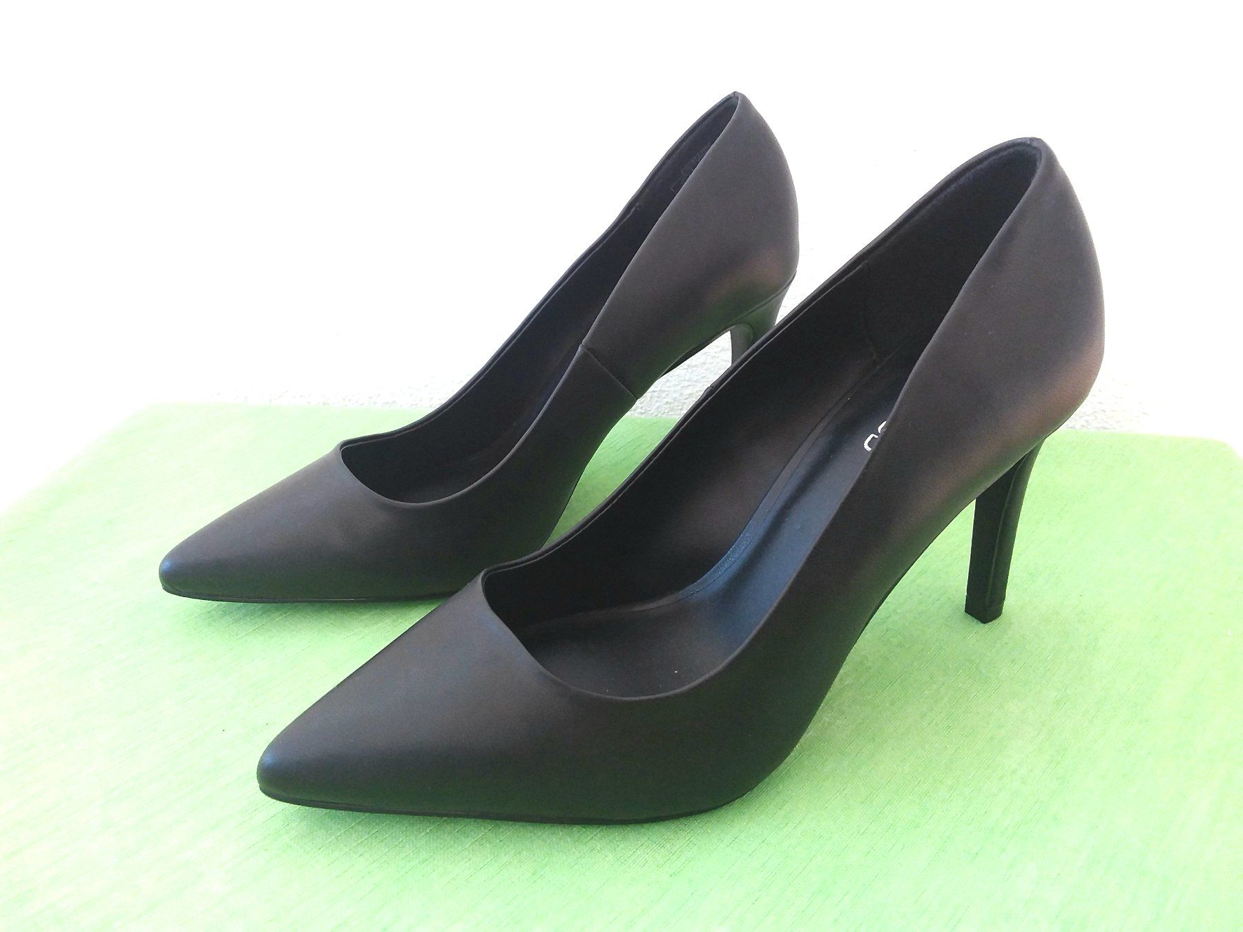 Damenschuhe: EVEN&ODD Pumps, Gr 35, NEU – Neu und originalverpackt aus Uitikon Waldegg von Risibisi7