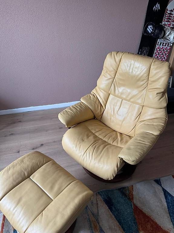 Stressless Poltrone: Fauteuil Stressless beige avec repose-pieds – Usato da Porrentruy venduto da mathis.broquet