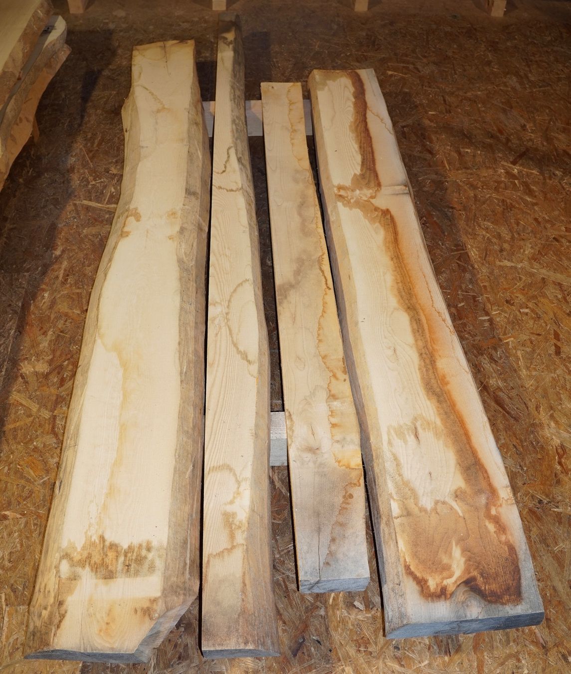 Articoli in legno: Bretter Esche – Nuovo e nell'imballaggio originale da Lohn GR venduto da Nilo87 1