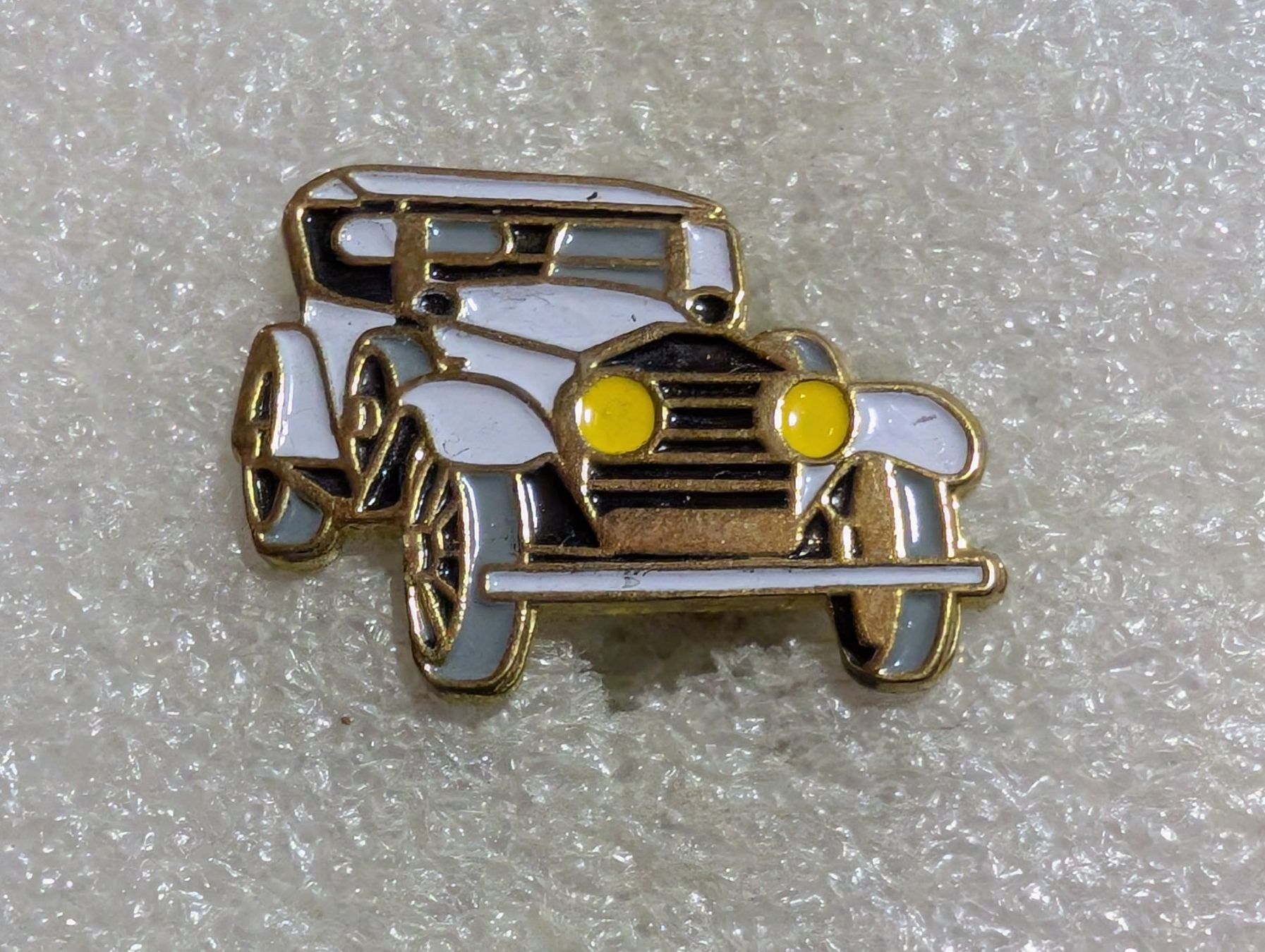 Placchette & Badge: Ansteckpin 172: Auto Oldtimer – Usato da Oppligen venduto da Pin-Fall-Shop