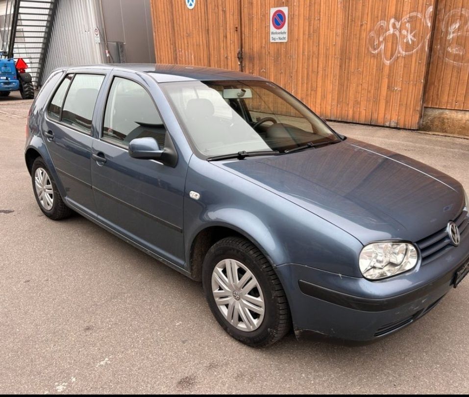 VW Automobili: Wolkswagen Golf – Usato da Willisau venduto da ida_hjx2 1