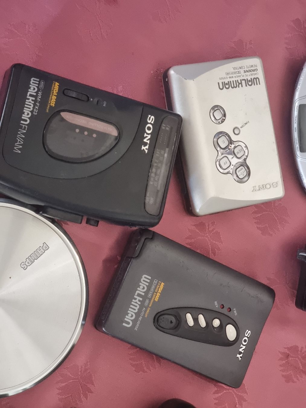 Sony Lettore multimediale portatile: Walkman & CD Player Konvolut diverses Marken  – Usato da Zürich venduto da Budget-Brocki 2