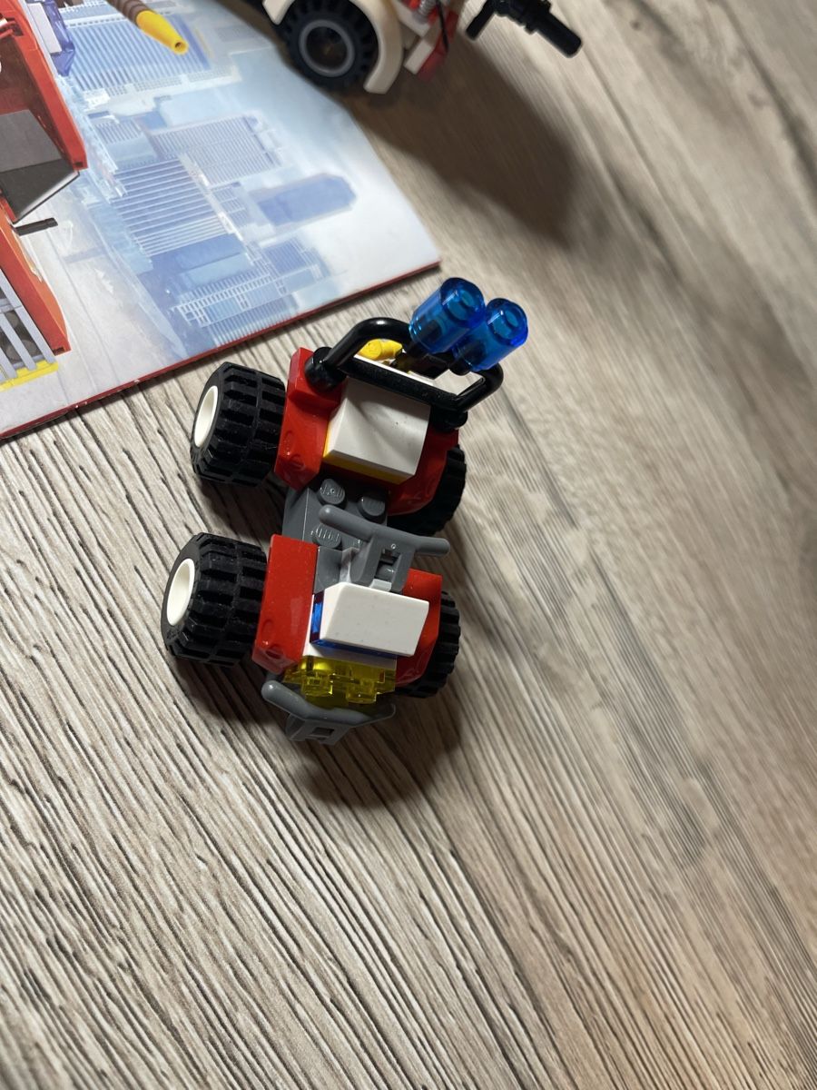 Lego Baukästen: Lego City 3 Stück – Gebraucht aus Mollis von  4