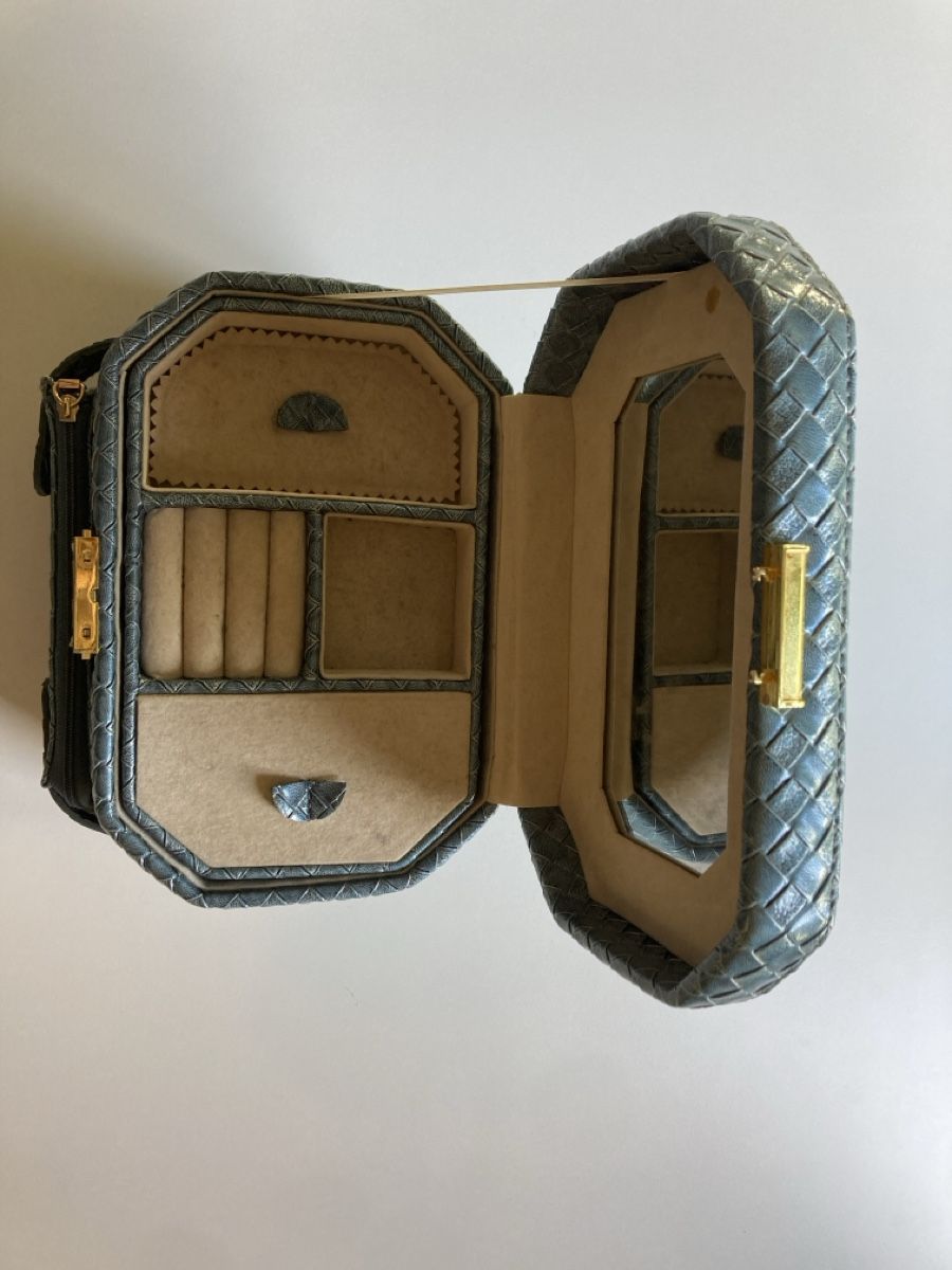 Sonstige Dekorationen & Accessoires: Schmuckbox – Gebraucht aus Zürich von lar_jt7t 3
