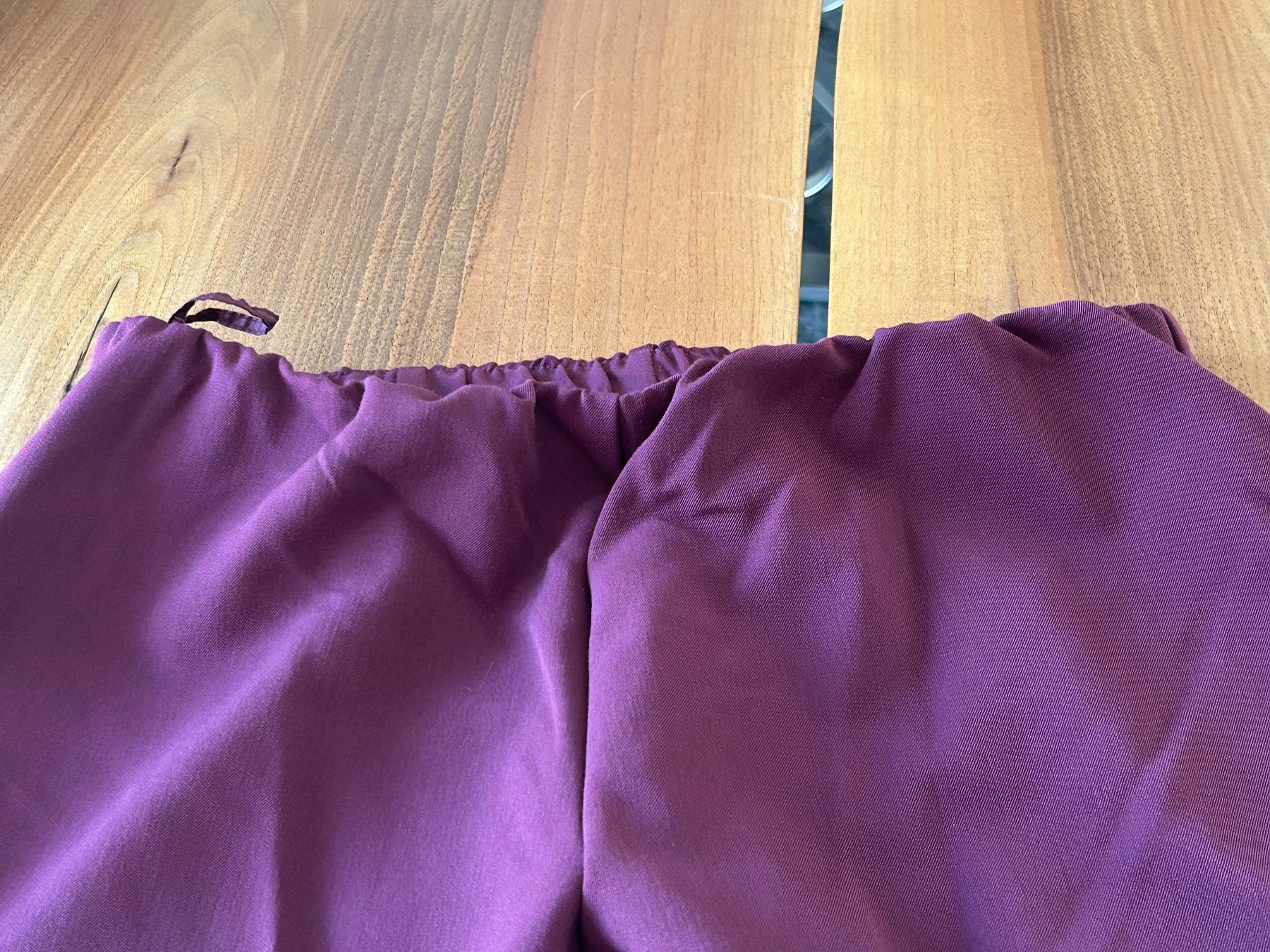 Pantaloni: Bequeme, weinrote Stoffhose Grösse 40 – Nuovo (secondo la descrizione) da Schötz venduto da chousan 1
