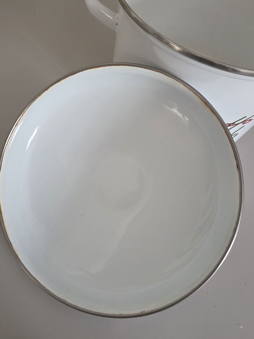 Pentole: Weisser Emailtopf "Spaghetti" Dekor, Vintage Stil 28 cm – Usato da Wigoltingen venduto da Zuckerfee84 2
