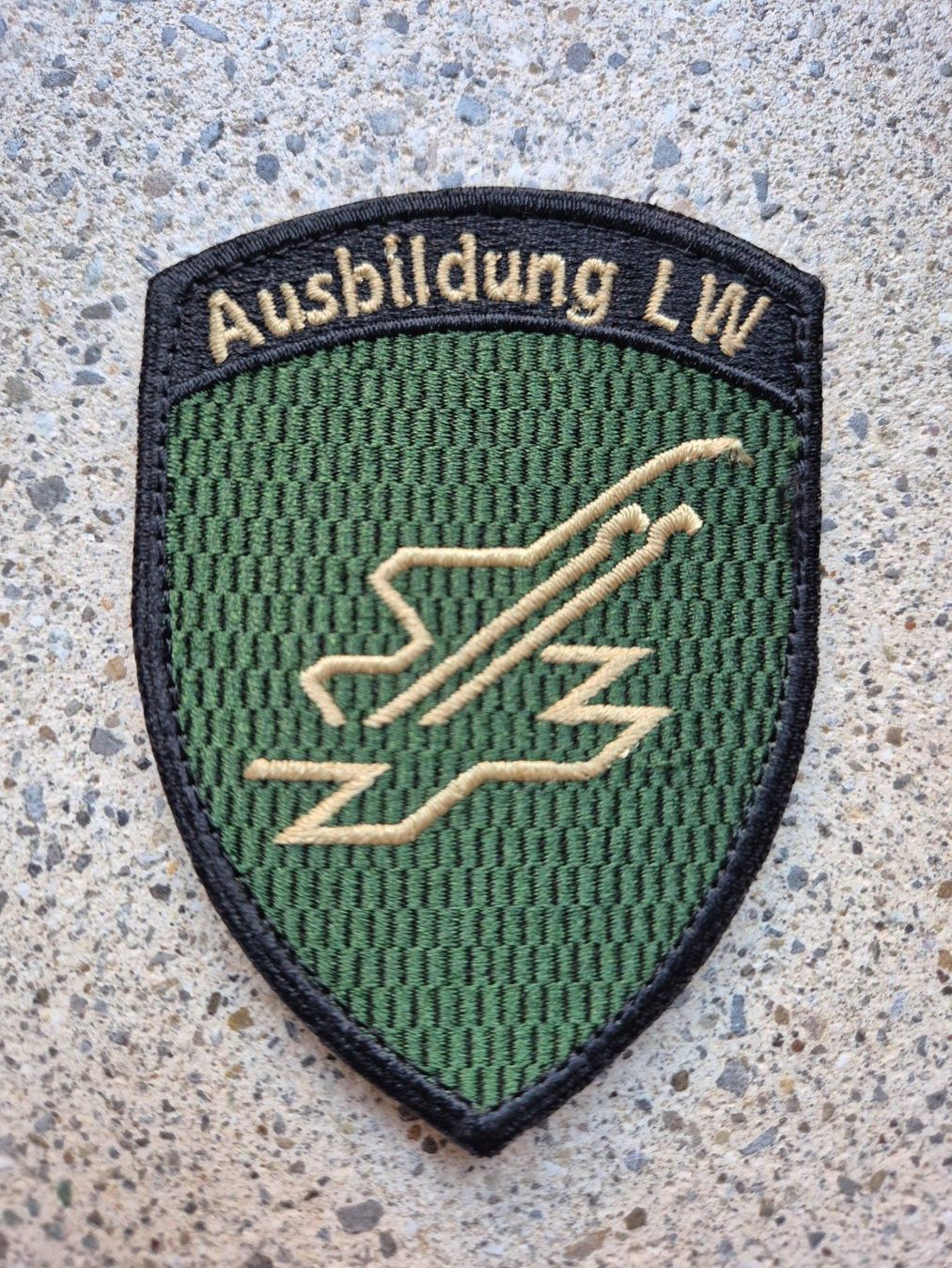 Armée suisse Plaquettes & Badges: *** Badge Ausbildung Luftwaffe mit klett *** – Neuf avec emballage d'origine à Riedholz par fr_sIruP