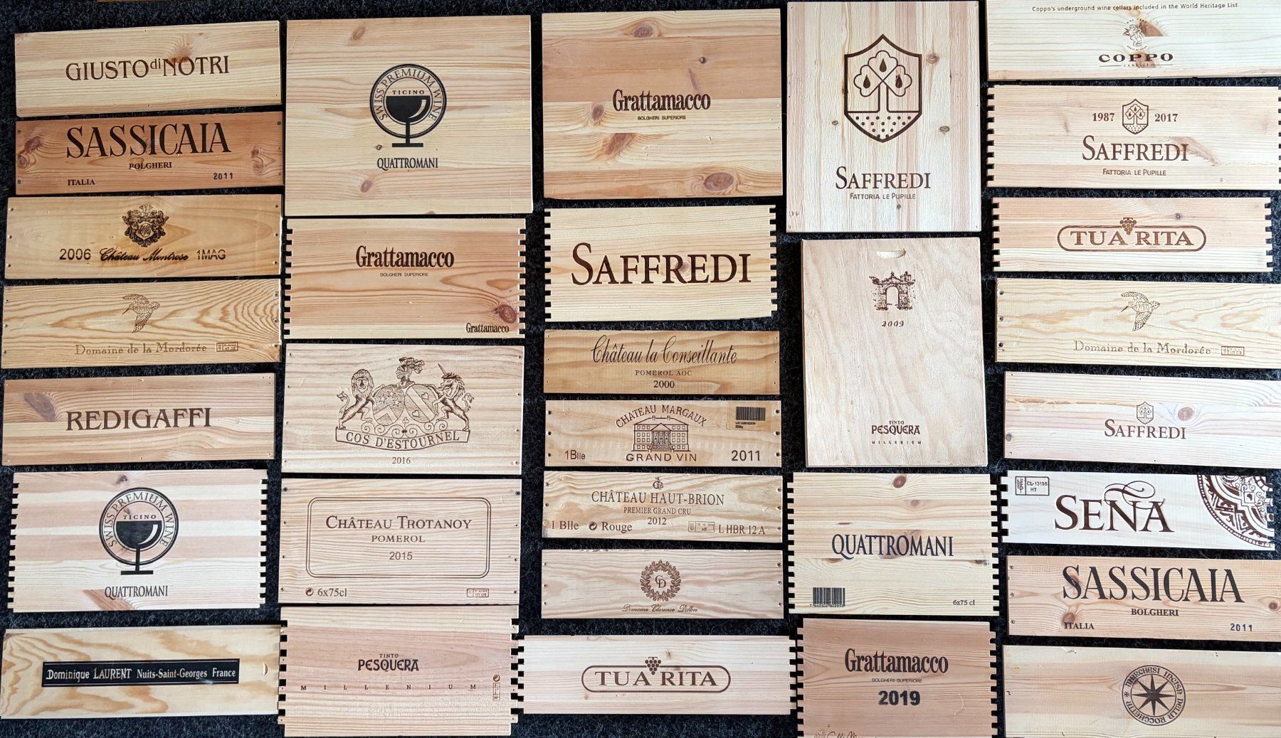Articoli in legno: 31 Weinkisten-Holzbrettli – Usato da Brunnen venduto da Artemis53
