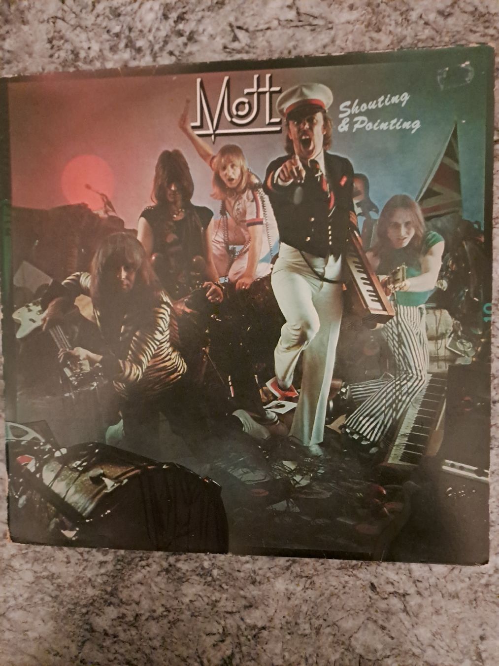 Vinyles: LP  MOTT  "Shouting And Pointing"  CBS – D'occasion à Uetendorf par Essiggurken