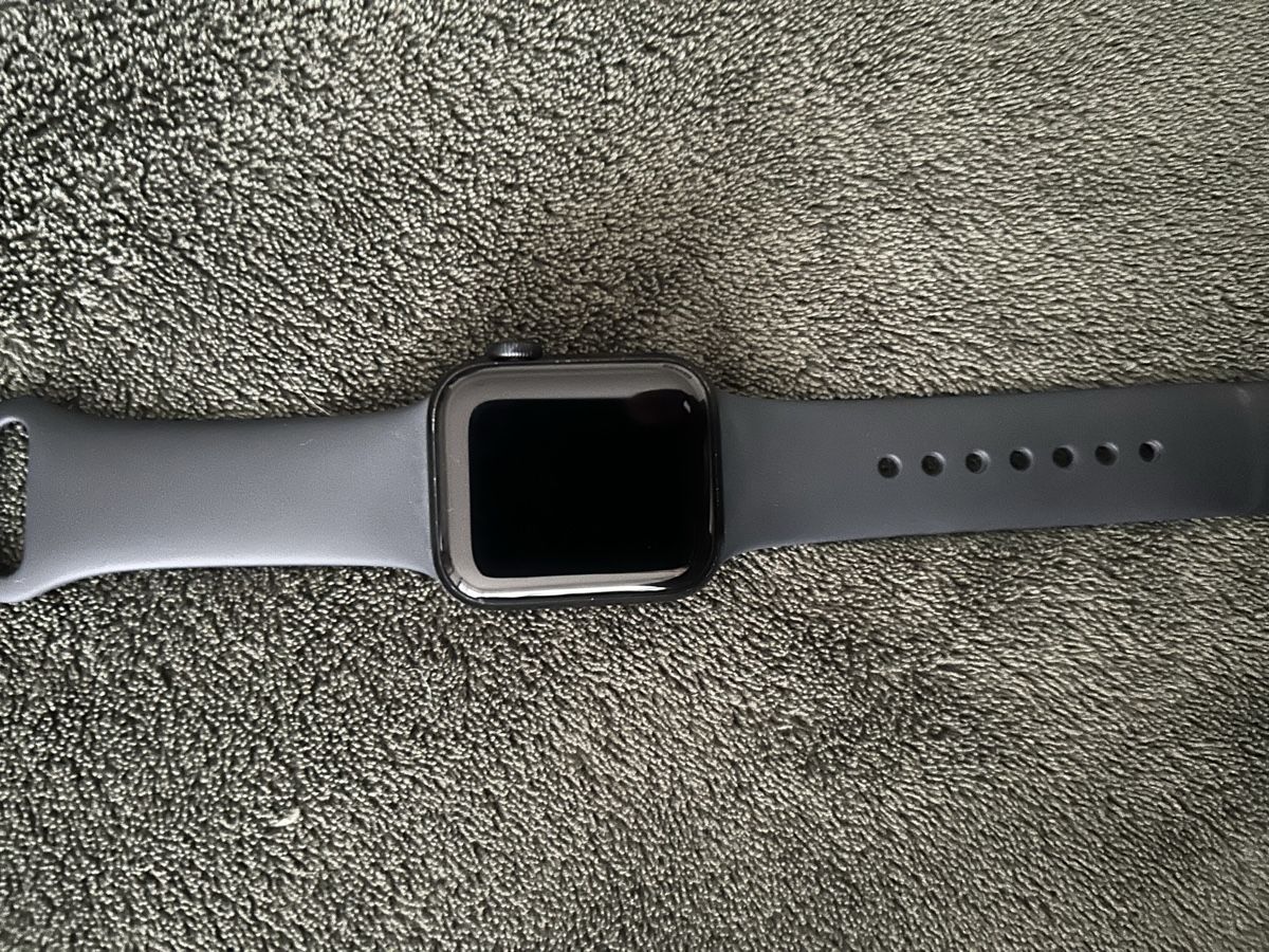 Apple Smartwatch: Apple Watch SE 2024 40mm – Gebraucht aus Reinach BL von TheRealAimbug 1