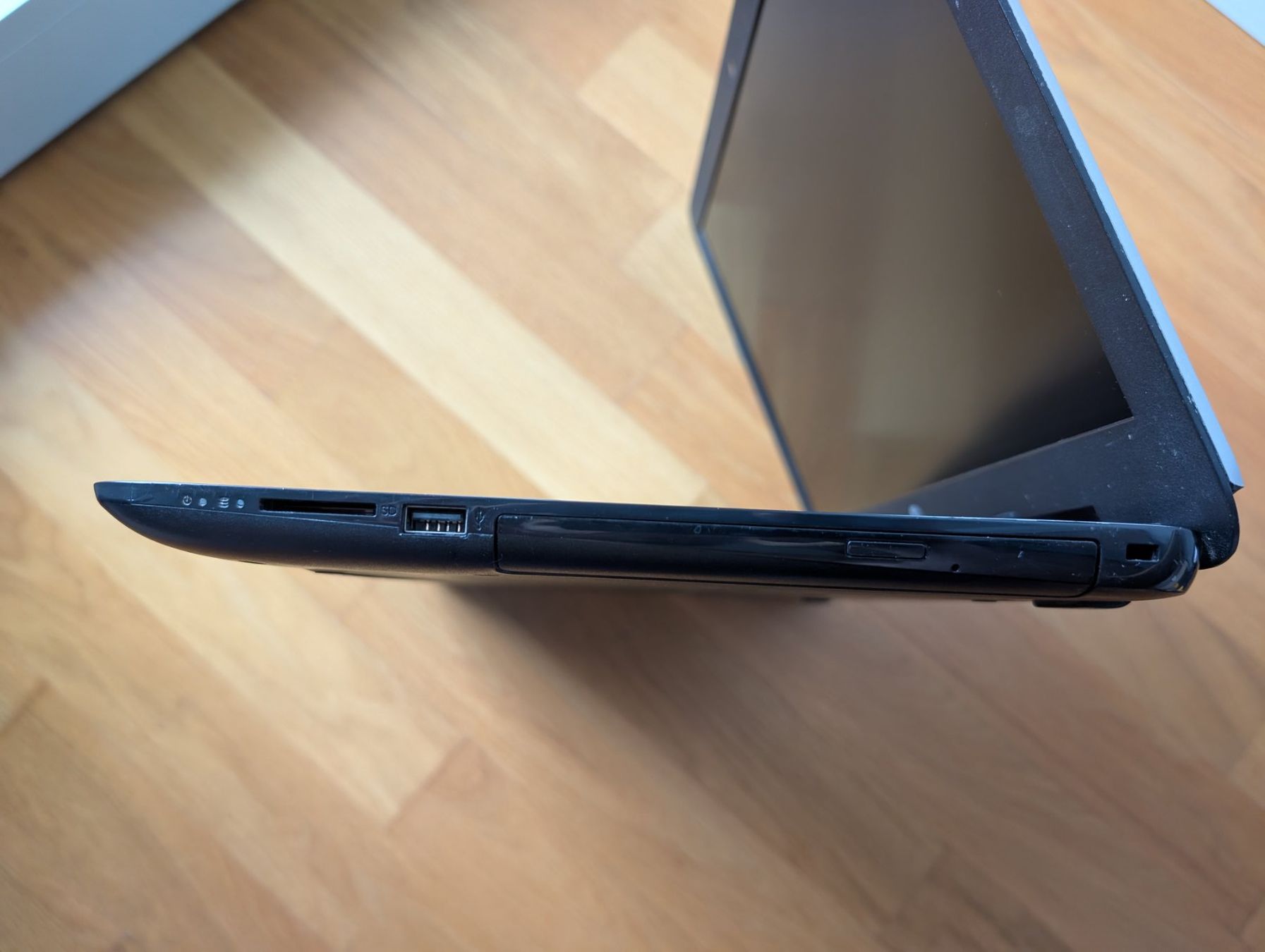 Hewlett Packard Notebooks: HP Notebook 15-ay097nz SSD Core i7 Windows 11 Office 365 – Gebraucht aus Meyrin von pc1parts 7