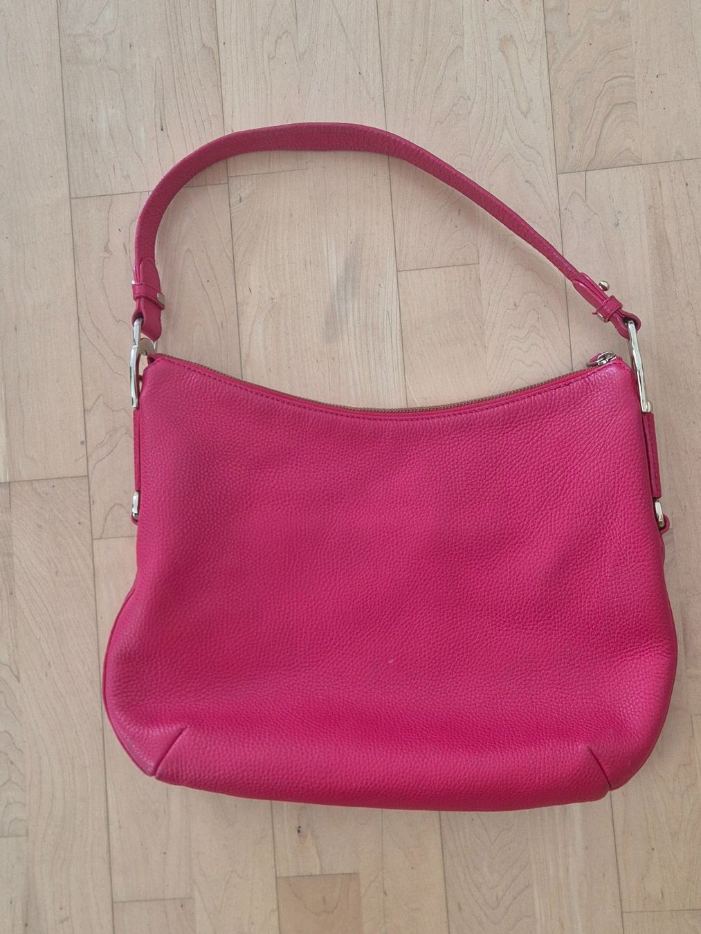 Aigner Taschen für Damen: TOP-ANGEBOT: Aigner-Tasche rot – Gebraucht aus Chur von lumerina 1