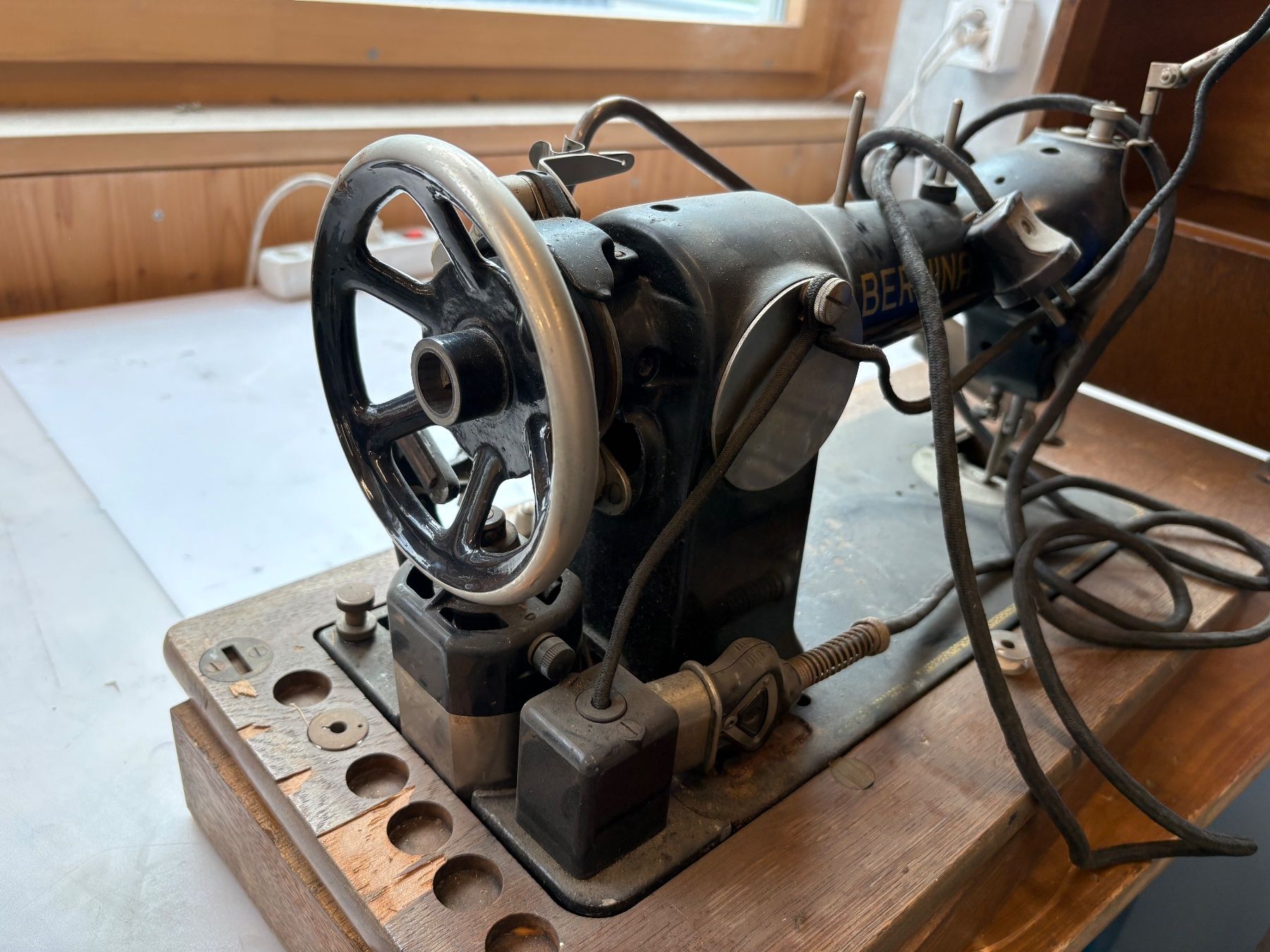 Bernina Machines à coudre: Nähmaschine Bernina – D'occasion à Chur par Feschtland 3
