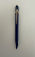 Kugelschreiber Caran d'Ache blau mit Gravur gebraucht
