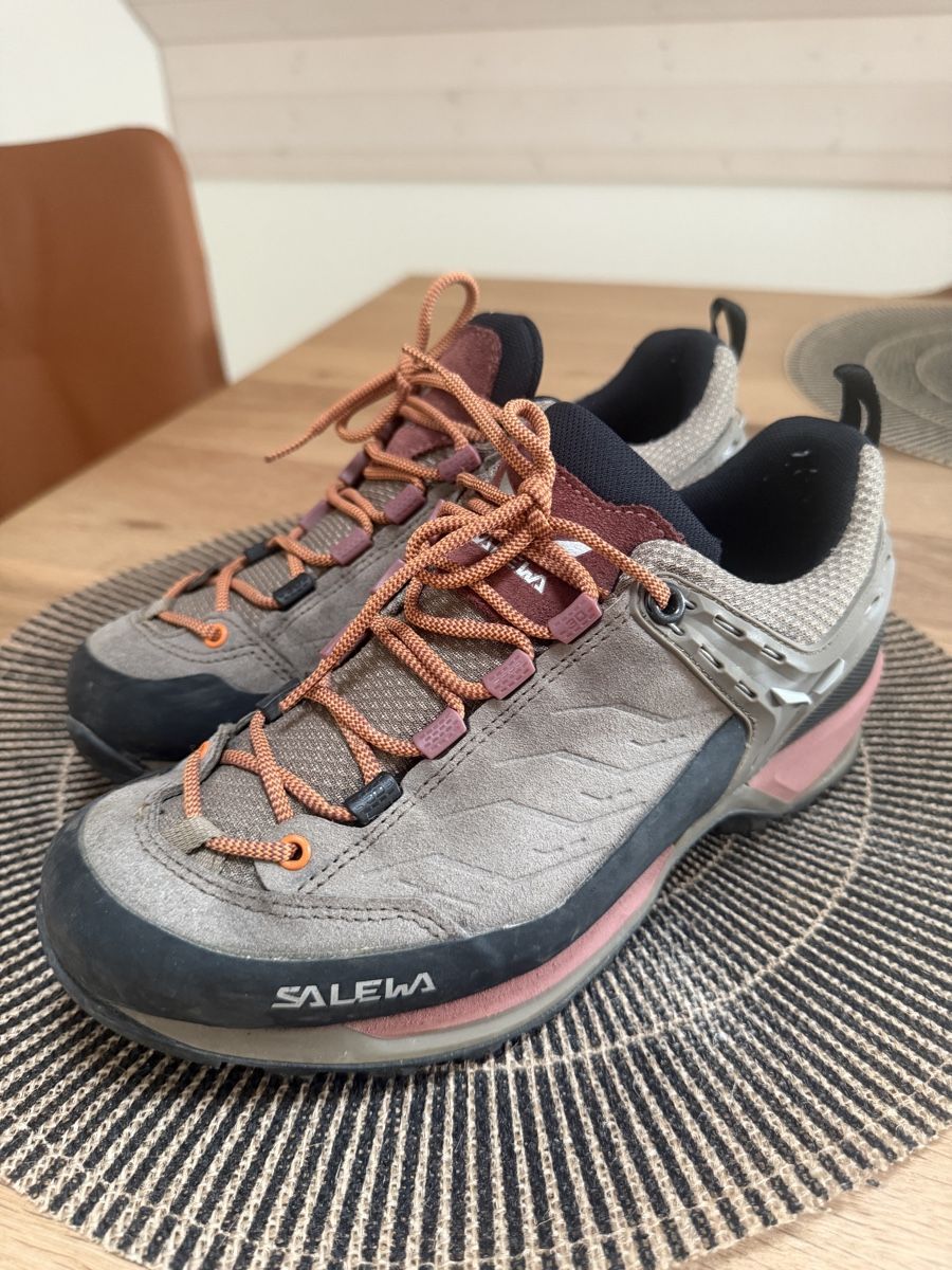 Salewa Chaussures femmes: Salewa Wanderschuhe Damen Grösse 36.5 – Neuf (Voir description) à Niederwil AG par Lucaccino