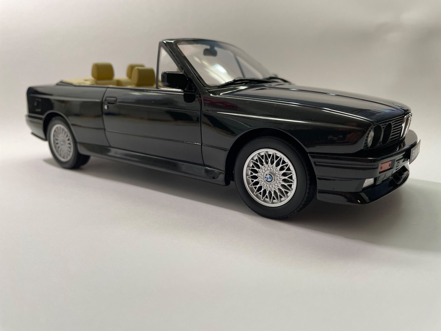 Otto Models Modellini d'auto: Ottomobile BMW e30 M3 Cabrio 1/18 OT1012 – Nuovo e nell'imballaggio originale da Sutz venduto da mtechcab