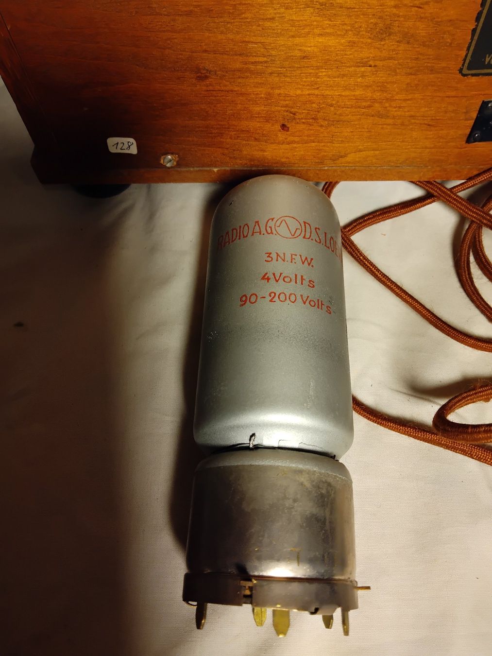 Loewe Radio: LOEWE EB 100 220V Wechselstrom mit 3NFW – Usato da Nuglar venduto da lampa-radio 5