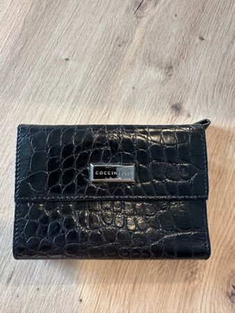Coccinelle Leder Portemonnaie schwarz Kroko-Optik