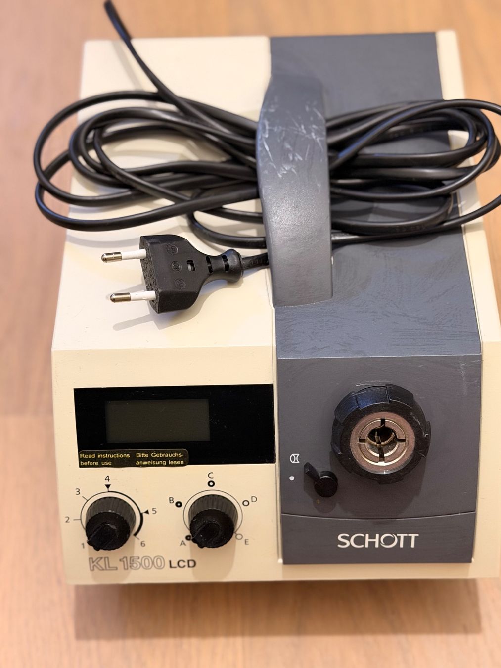 Microscopi: Schott KL 1500 LCD Kaltlichtquelle – Usato da Alpnach Dorf venduto da MiKoMarkt