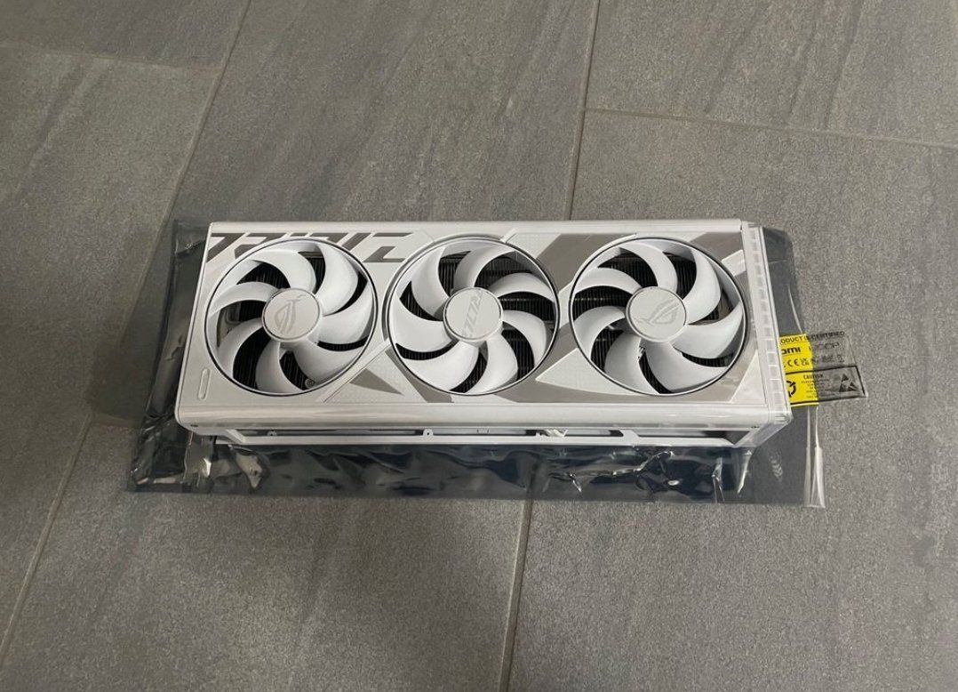 PC: RTX4090 GAMING PC 3TB – Usato da Unterengstringen venduto da Baldyman 3