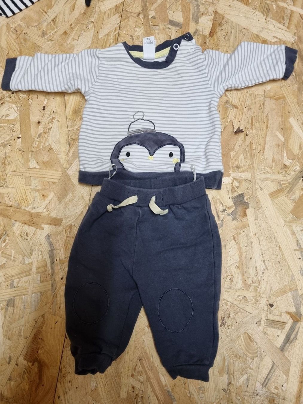 C&A Lotti & Set di vestiti: Baby Pinguin Set Hose Pullover 62 – Nuovo (secondo la descrizione) da Berg TG venduto da lisboa.sky