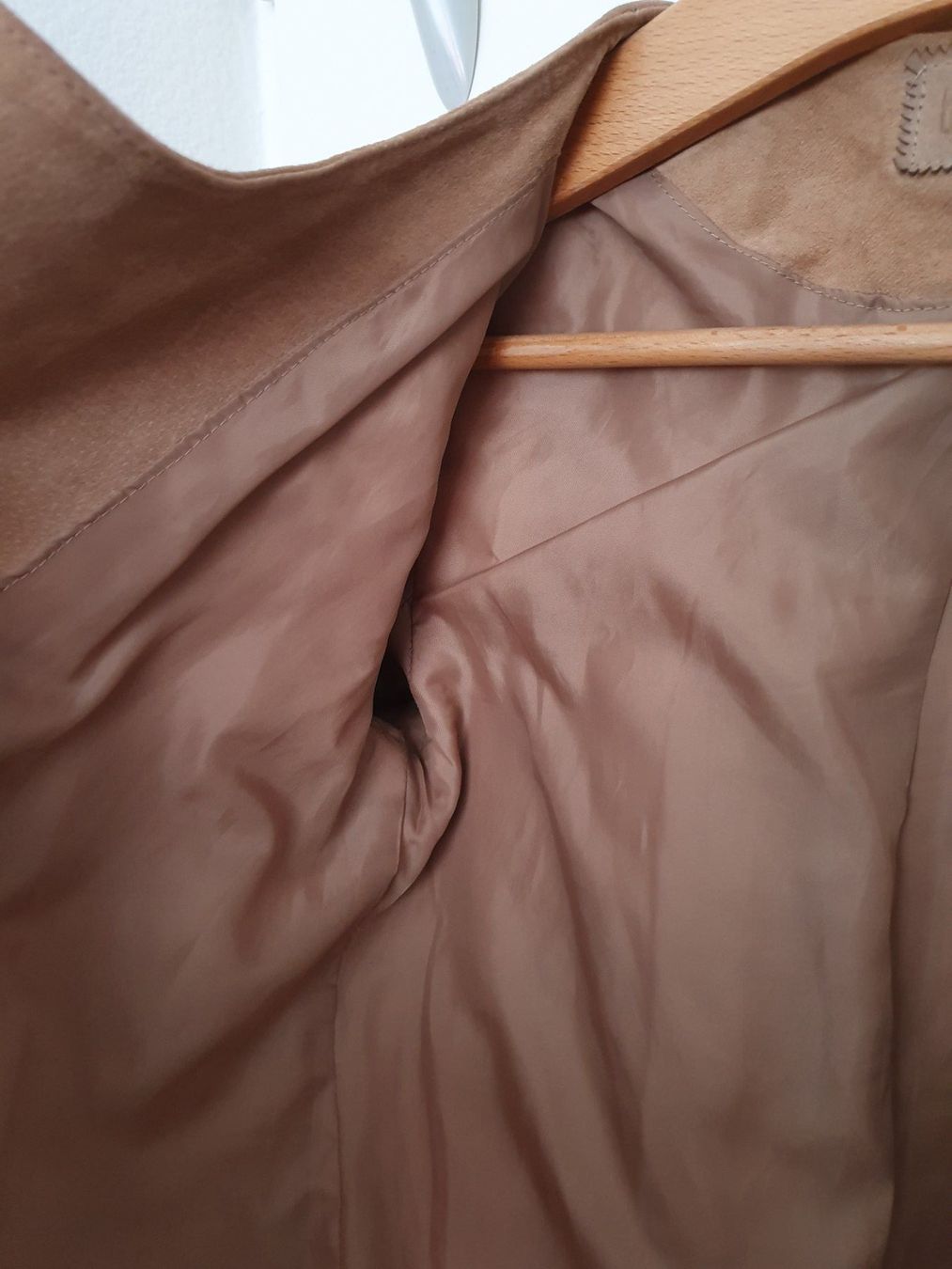 Giacche: Wunderschöne MAX Wildlederjacke mit goldenen Verschlüssen, S – Usato da Zürich venduto da natalos 5