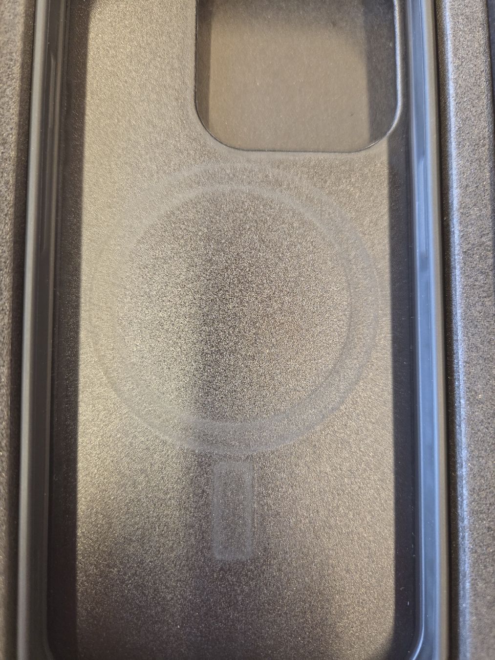 Covers & Schutzfolien: Iphone 15Pro Handyhülle Carbon – Neu und originalverpackt aus Rapperswil SG von Bierla 4