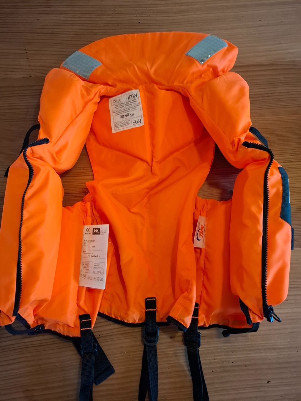 Helly Hansen Giubbotti di salvataggio: Schwimmweste, 30-40kg, Helly Hansen, orange – Usato da Bäretswil venduto da mickey100 3