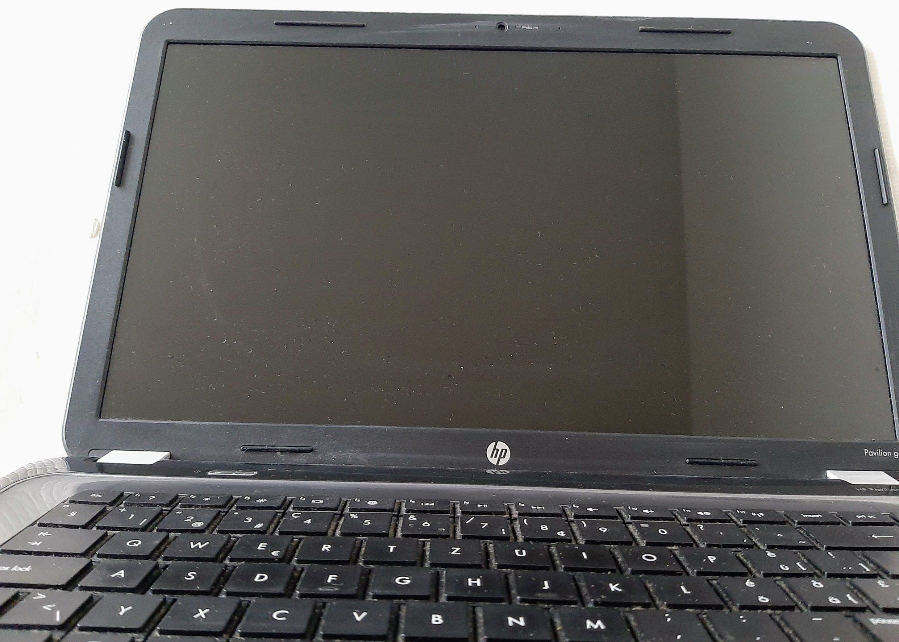 Hewlett Packard Notebooks: Laptop HP schaltet nicht mehr ein – Defekt aus Zürich von Zurich 4