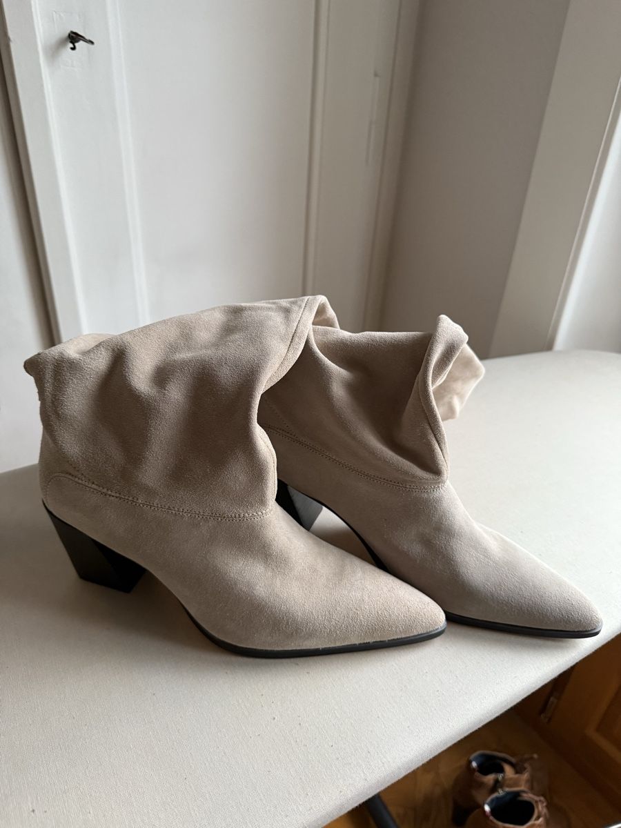Zara Scarpe da donna: Zara suede boots - Size 40 - New - Never Worn – Nuovo (secondo la descrizione) da Genève venduto da jul_5xsn 6