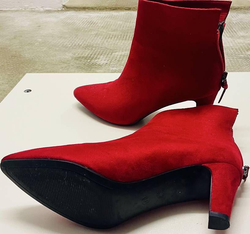 Scarpe da donna: Bottines Sinéquanone rouges  pointure 41 – Usato da Lussy-sur-Morges venduto da sam_qb8s 1