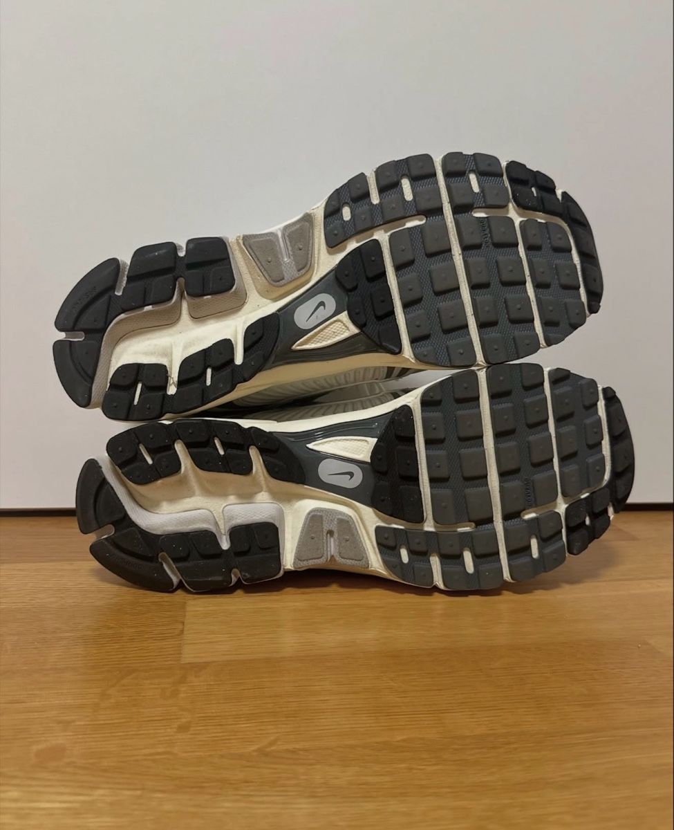 Nike Herrenschuhe: Nike Zoom Vomero 5 "Platinum Tint" – Gebraucht aus Basel von Kevinbuckcards 3