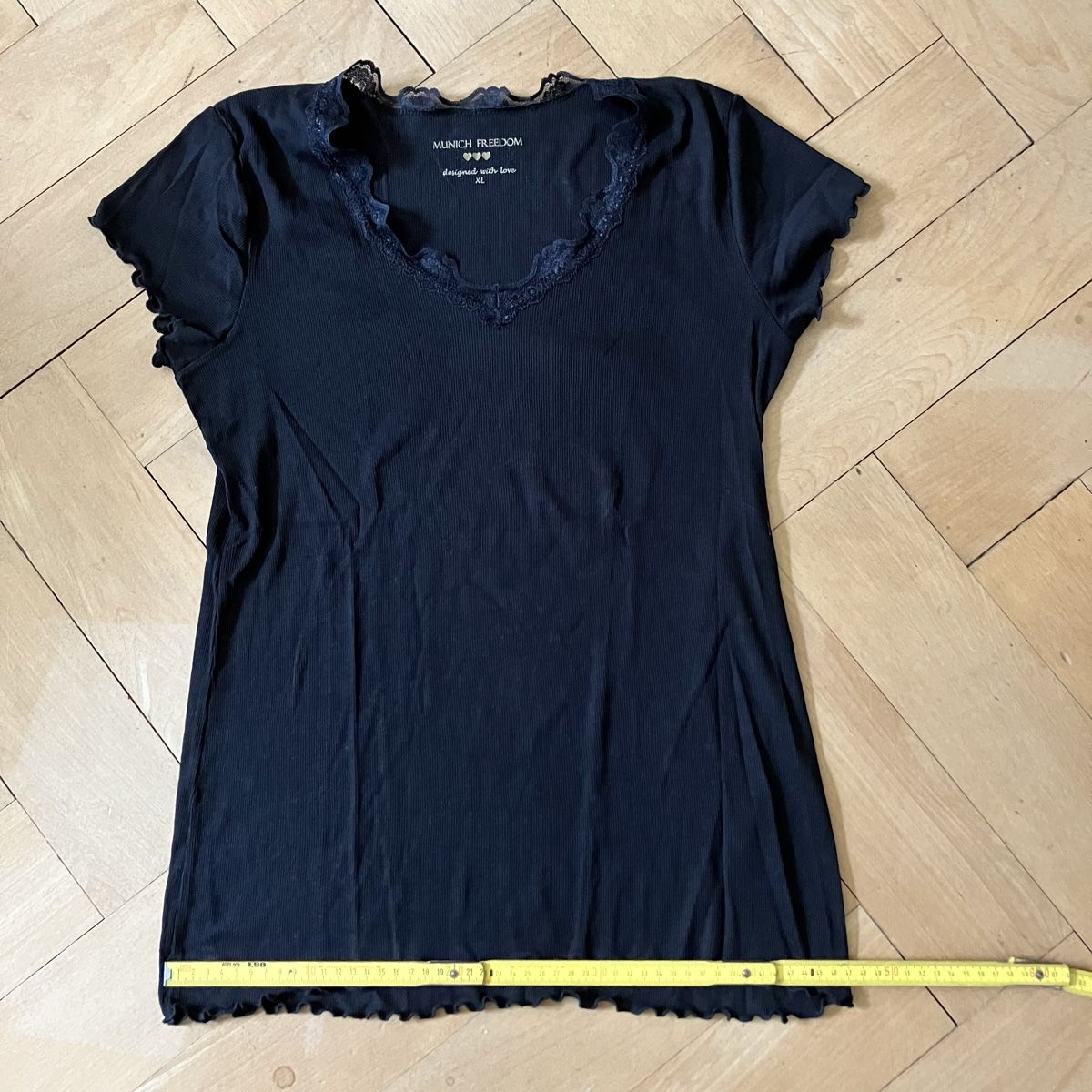 T-shirt: T-Shirt – Nuovo (secondo la descrizione) da Bern venduto da anjesdeberne 5