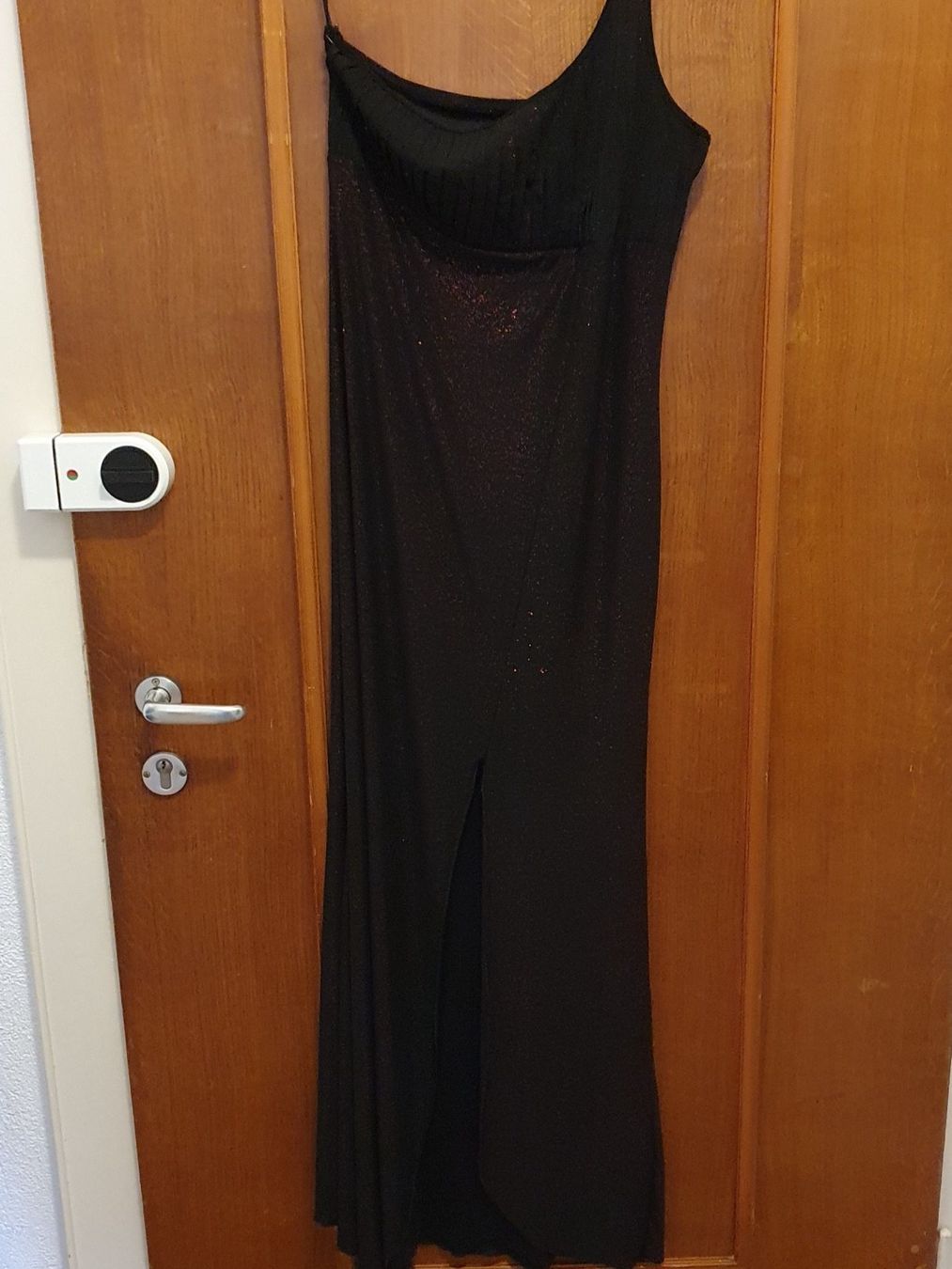 Vestiti: Robe de soirée noire élégante et scintillante – Usato da Lausanne venduto da Af2016 2
