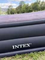 Luftbett INTEX Doppelbett mit integrierter Pumpe