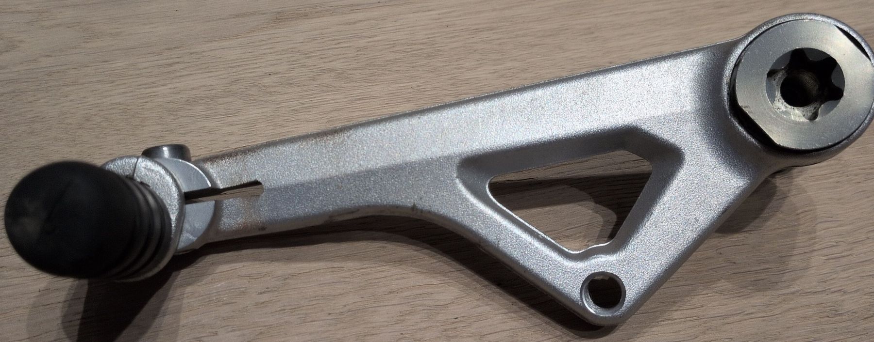 Tutti i ricambio per moto: BMW Motorcycle Gear Shift Lever 8529826 Acceptable – Usato da Basel venduto da ric_h97p 1