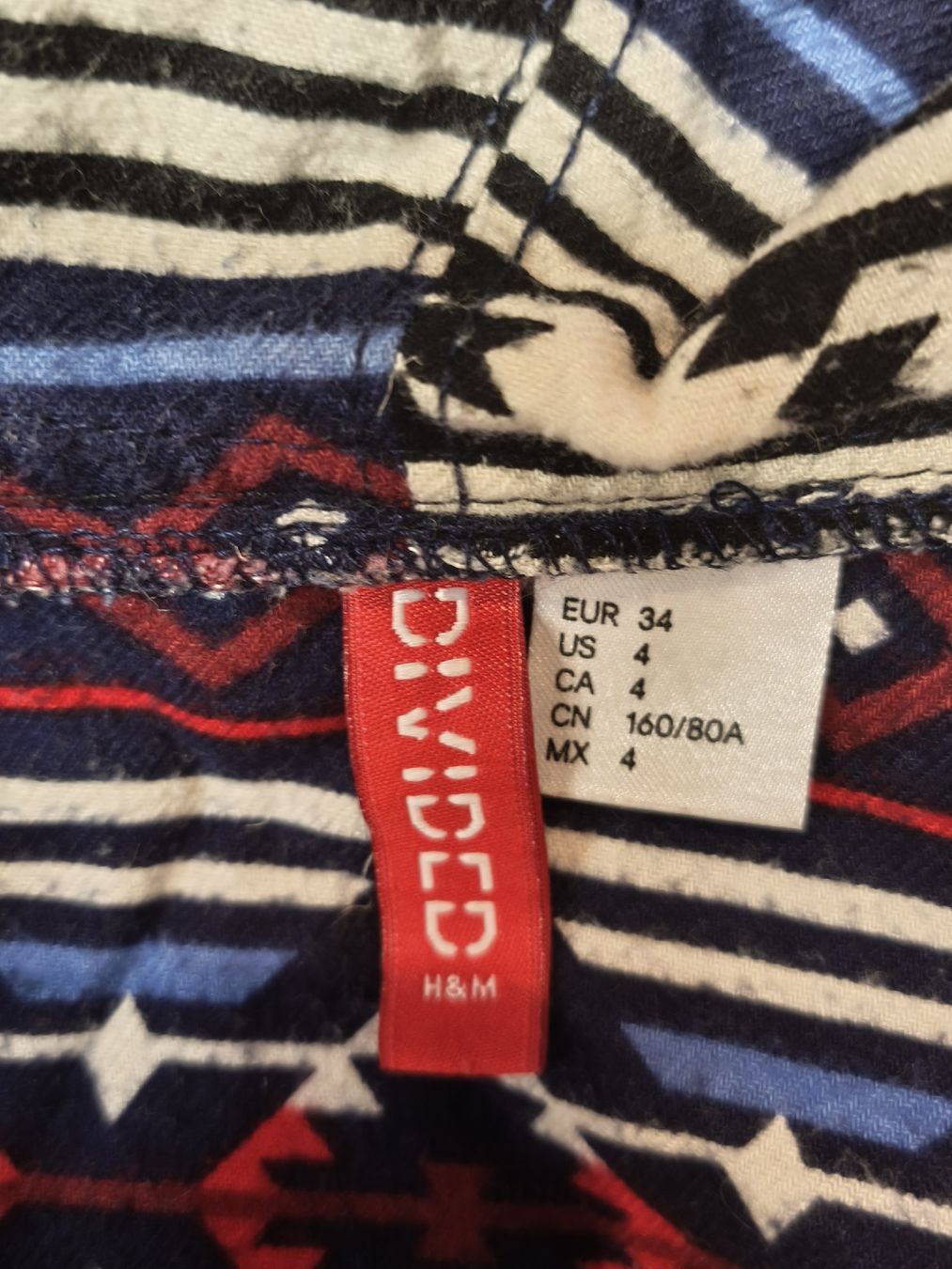 H&M Jacken: DIVIDED H&M Kapuzenpullover Gr. 34/ XS Ethno-Muster – Neu (gemäss Beschreibung) aus Emmetten von SecondhandSiska 3