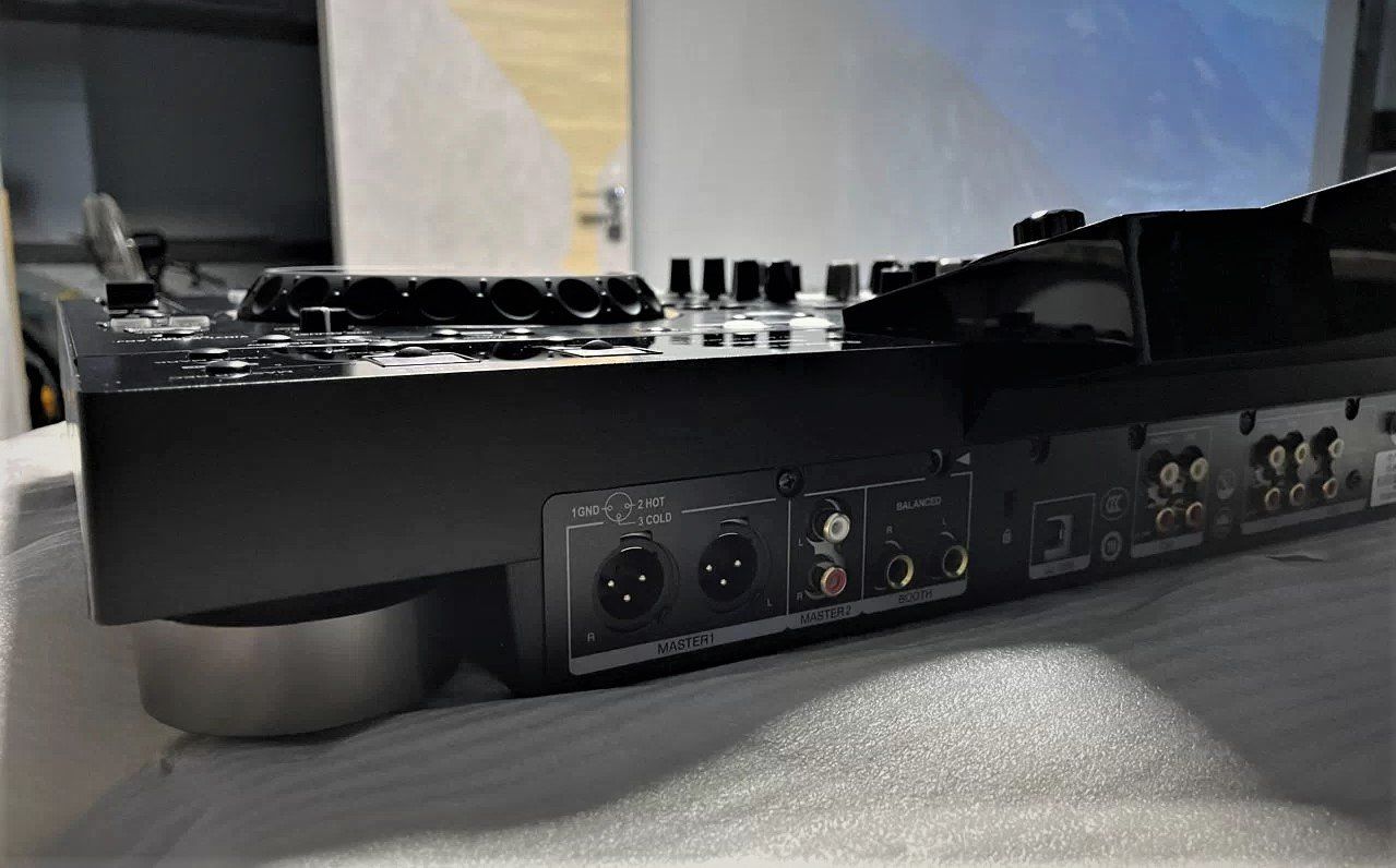 Pioneer Mischpulte: DJ-Controller Pioneer XDJ-RX3 – Neu und originalverpackt aus Zürich von  3